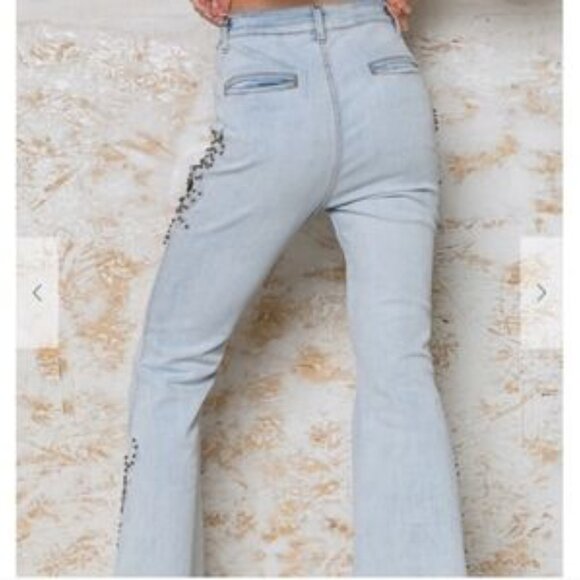 POL Denim Jeans with Embroidered flowers with Black Pearls - Picture 4 of 4